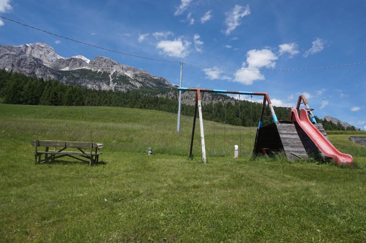 Cadin Apartment Cortina d'Ampezzo Exterior foto